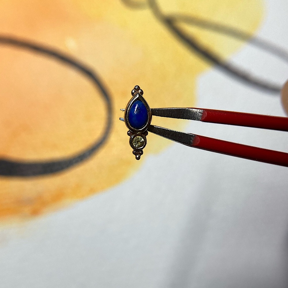 BVLA Mai with Lapis and Peridot